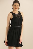 Bayan Siyah Yakası Lazer Kesim Elbise