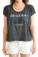 Bayan Gri Pul İşlemeli Kısa Kollu Tişört