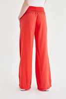 Bayan Kırmızı Beli Lastikli ve Kemerli Bol Pantolon