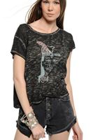 Bayan Siyah Yüz Baskılı Kısa Tişört