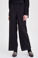 Bayan Siyah Pileli Bol Pantolon