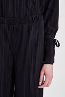 Bayan Siyah Pileli Bol Pantolon