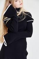 Bayan Siyah Kol Detaylı Boğazlı Kazak