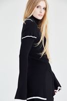 Bayan Siyah Kol Detaylı Boğazlı Kazak