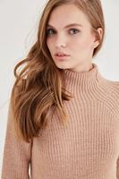 Bayan Kahverengi Boğazlı Kazak