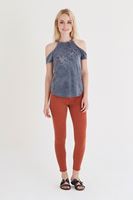 Bayan Gri Omuz Detaylı T-shirt