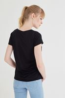 Bayan Siyah U Yaka Tişört