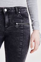 Bayan Siyah Fermuar ve Paça Detaylı Kot Pantolon