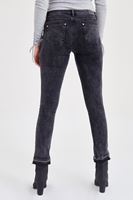 Bayan Siyah Fermuar ve Paça Detaylı Kot Pantolon