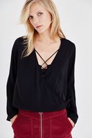 Bayan Siyah Kruvaze Dökümlü Bluz