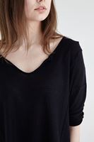 Bayan Siyah V Yaka Kısa Triko