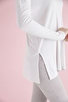 Bayan Beyaz V Yaka Yanları Yırtmaçlı Tişört