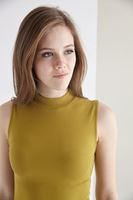 Bayan Yeşil Boğazlı Sıfır Kollu Tişört