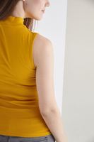 Bayan Turuncu Boğazlı Sıfır Kollu Tişört