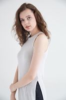 Bayan Krem Uzun Yırtmaçlı Bluz