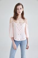 Bayan Pembe Dökümlü Delik Detaylı Bluz