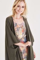 Bayan Yeşil Dökümlü Uzun Hırka