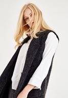 Bayan Siyah Yün Yelek