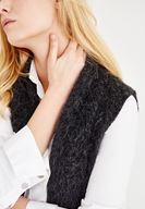 Bayan Siyah Yün Yelek