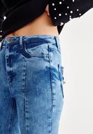 Bayan Mavi Metal Detaylı Kısa Paça Pantolon