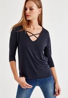 Bayan Siyah Çapraz Biye Detaylı Bluz