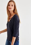 Bayan Siyah Çapraz Biye Detaylı Bluz