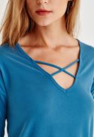 Bayan Mavi Çapraz Biye Detaylı Bluz