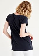 Bayan Siyah Yumuşak Dokulu V Yaka Tişört