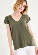 Bayan Yeşil Yumuşak Dokulu V Yaka Tişört