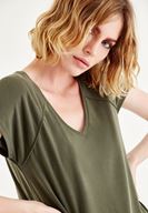 Bayan Yeşil Yumuşak Dokulu V Yaka Tişört