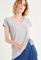 Bayan Gri Yumuşak Dokulu V Yaka Tişört