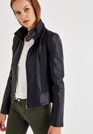 Bayan Siyah Yakası Kemer Detaylı Biker Deri Ceket