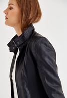 Bayan Siyah Yakası Kemer Detaylı Biker Deri Ceket