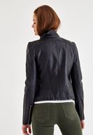 Bayan Siyah Yakası Kemer Detaylı Biker Deri Ceket