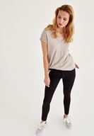 Bayan Gri Biye Detaylı V Yaka Tişört