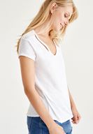 Bayan Beyaz Biye Detaylı V Yaka Tişört