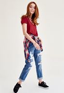 Bayan Bordo Biye Detaylı Basic Tişört