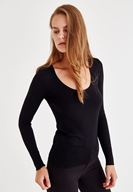 Bayan Siyah U Yaka Triko Kazak