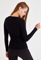 Bayan Siyah U Yaka Triko Kazak