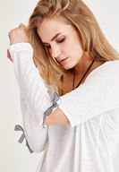 Bayan Krem Uzun Kollu Detaylı Tişört