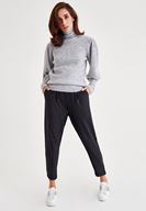 Bayan Beyaz/Siyah Çizgili Havuç Kesim Pantolon