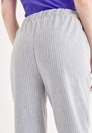 Bayan Gri Kısa Paça Çizgili Pantolon