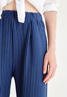 Bayan Çok Renkli Kısa Paça Çizgili Pantolon