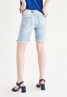 Bayan Mavi Denim Diz Üstü Şort