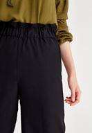 Bayan Siyah Beli Lastik Detaylı Bol Pantolon