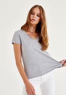 Bayan Gri Biye Detaylı Simli Tişört