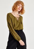 Bayan Yeşil Biye Detaylı Uzun Kollu Bluz