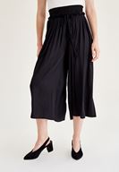 Bayan Siyah Lastik Detaylı Bol Pantolon