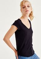 Bayan Siyah V Yaka Pamuklu Tişört