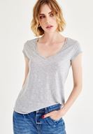 Bayan Gri V Yaka Pamuklu Tişört
